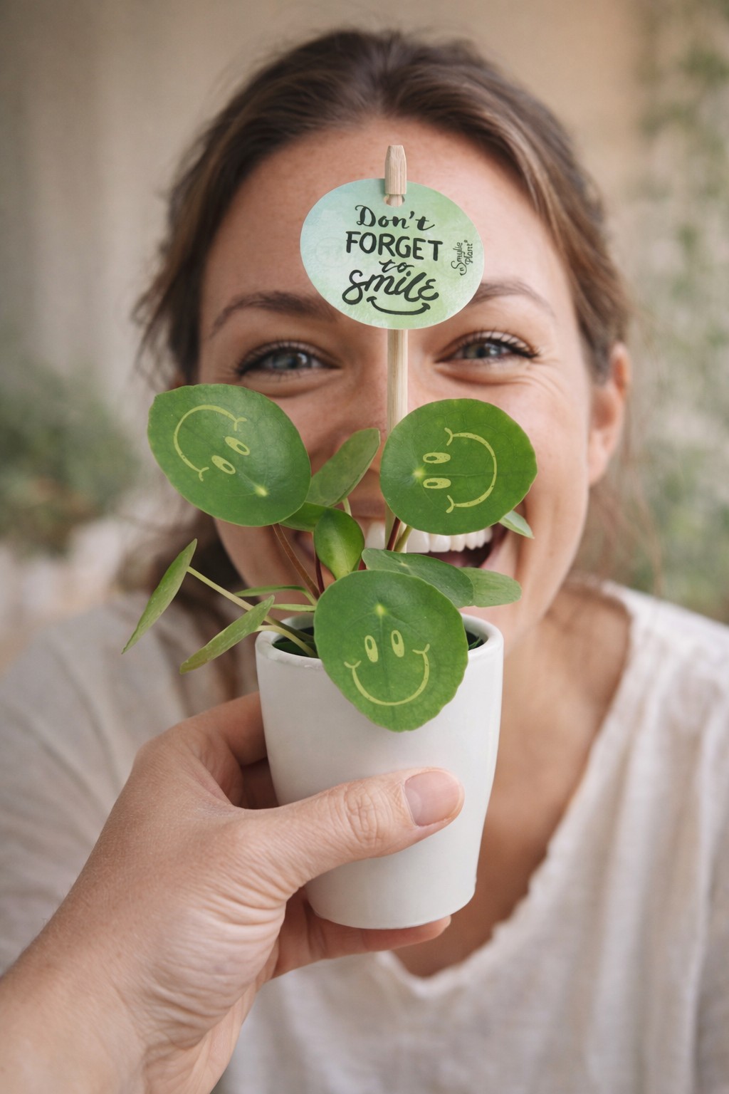 Plant met logo als relatiegeschenk voor de dag van de leraar