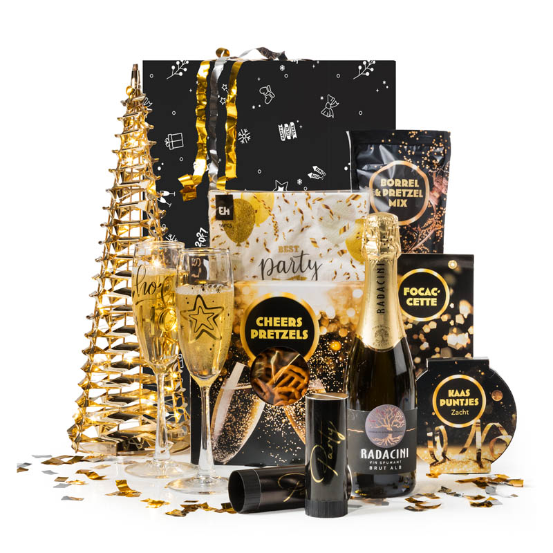 Feestelijk borrelpakket met bubbels en hapjes als eindejaarsgeschenk voor personeel